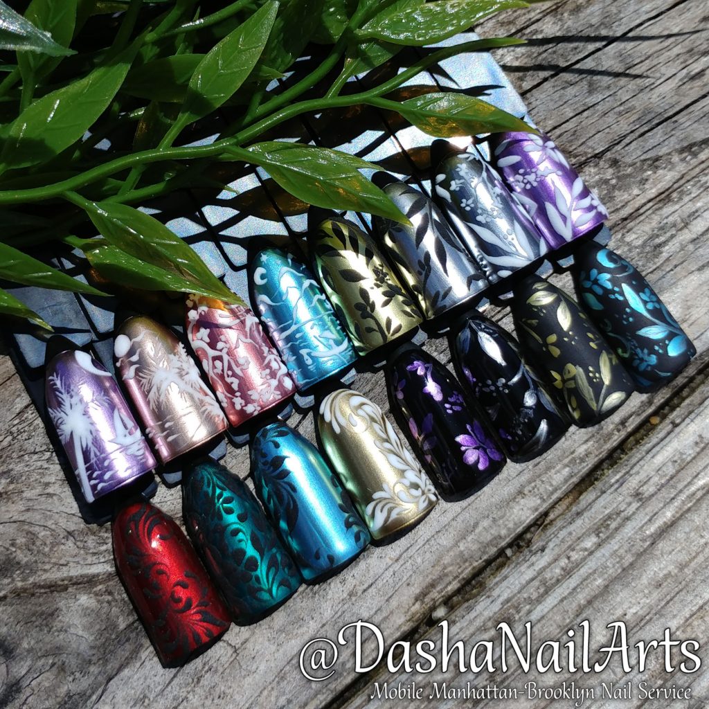 Set of metallic nail designs