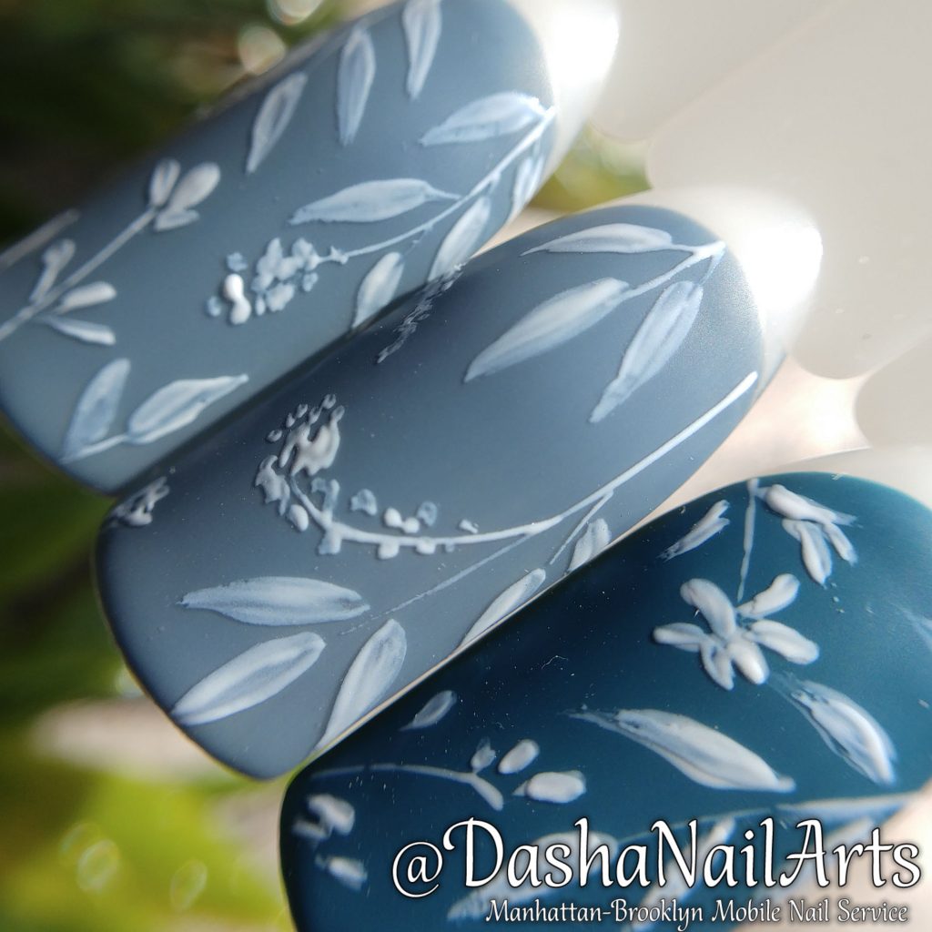 Blue floral pattern nail art